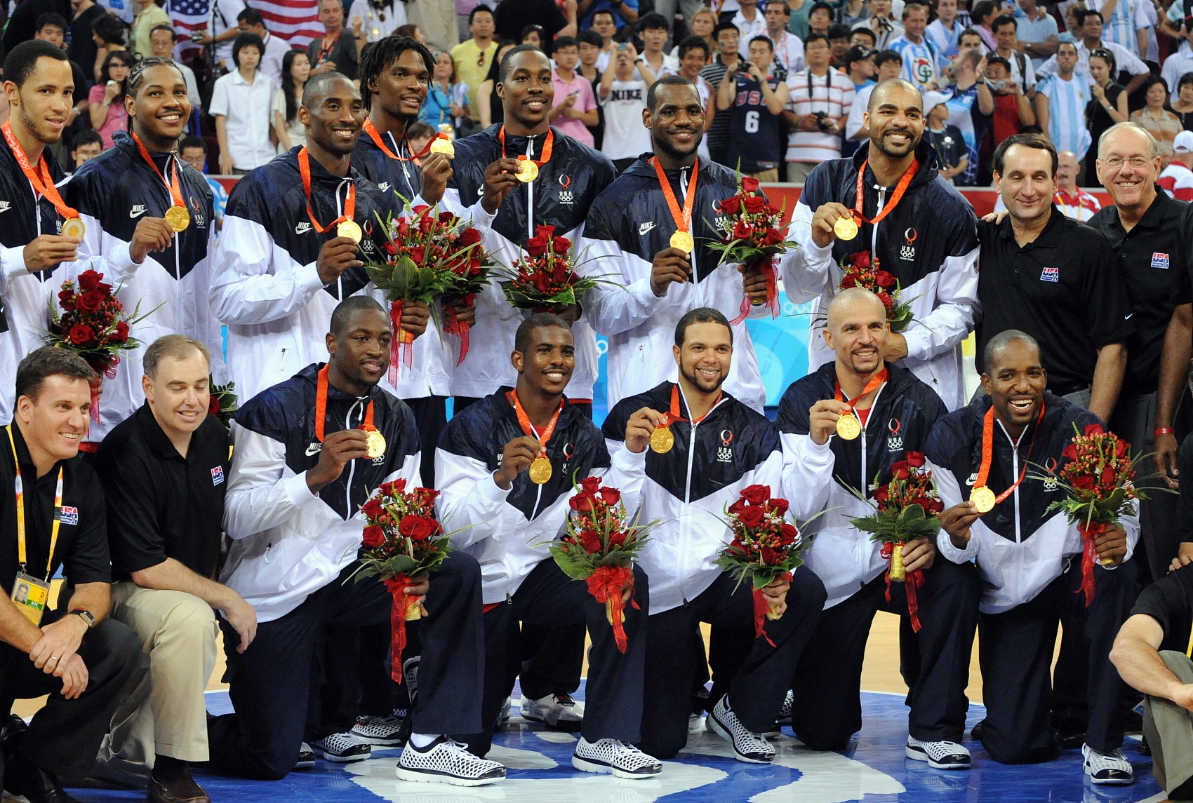 开云娱乐-勒布朗与保罗以现役之姿入选名人堂 缔造NBA历史新篇章